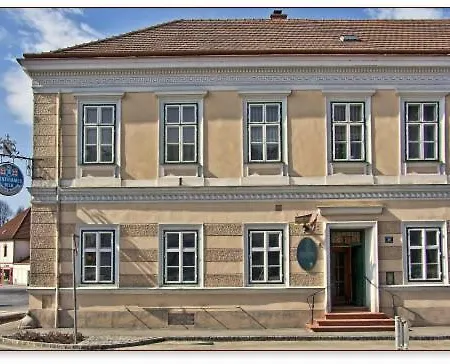 Manhalter 招待所 3*